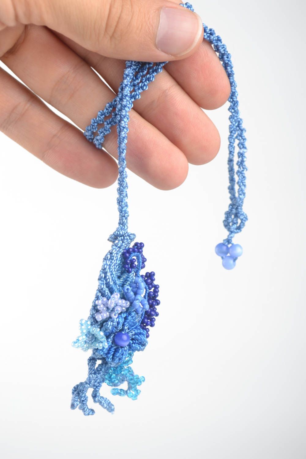 Pendentif fantaisie Bijou fait main macramé fils perles bleu Cadeau original photo 5