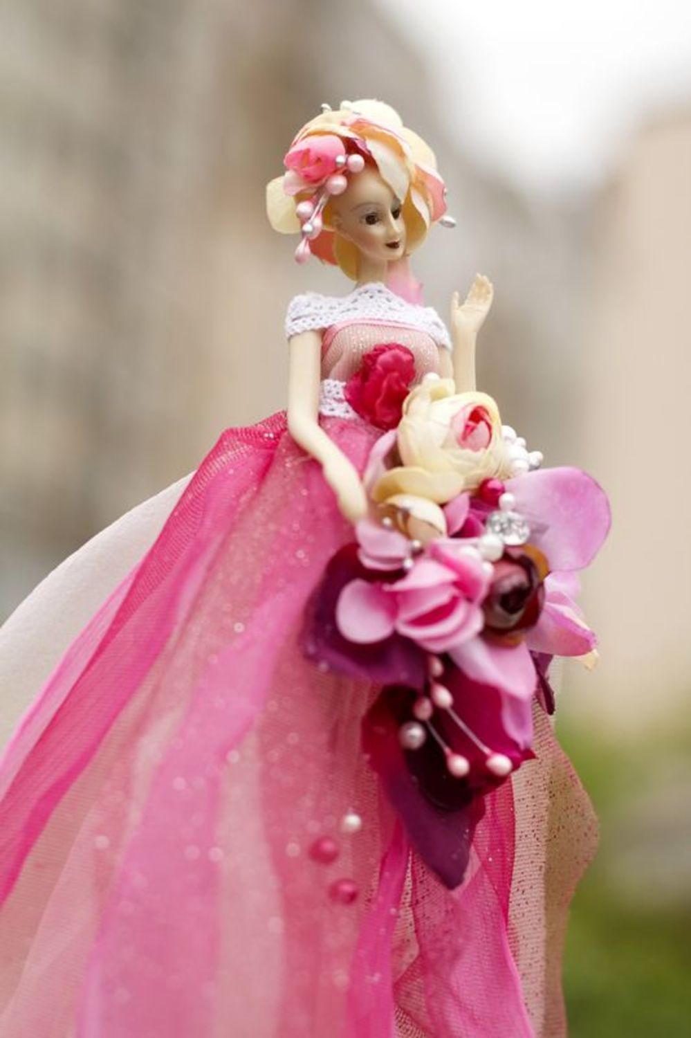 Poupée faite main pour mariage en robe rose photo 5