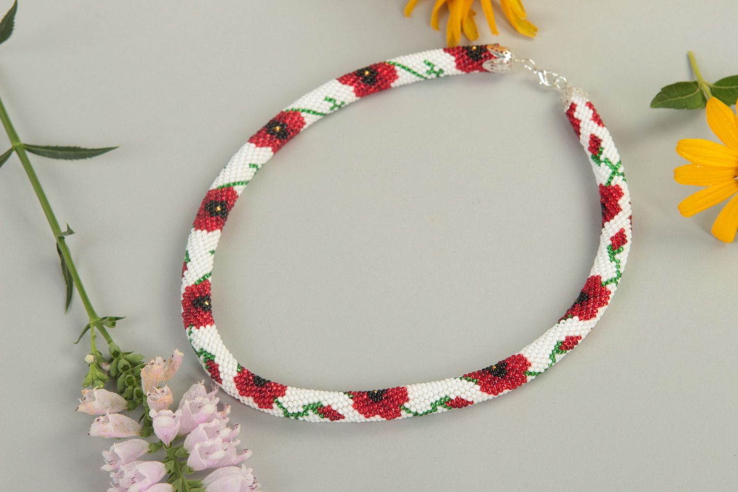 Handmade Blumen Collier Rocailles Kette Accessoire für Frauen weiß rot foto 1