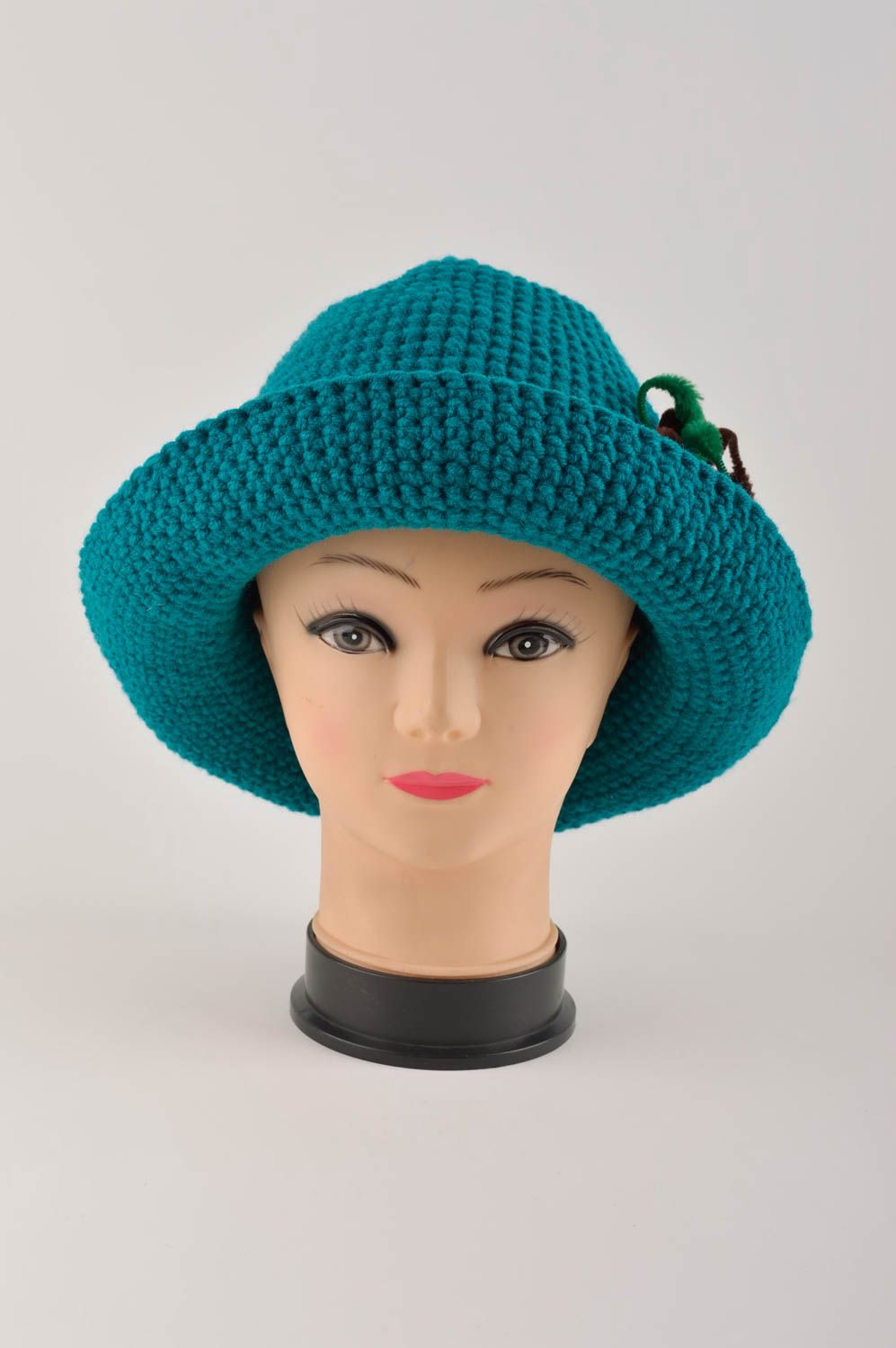 Chapeau petit bord fait main Bonnet femme tricot Vêtement pour femme turquoise photo 3