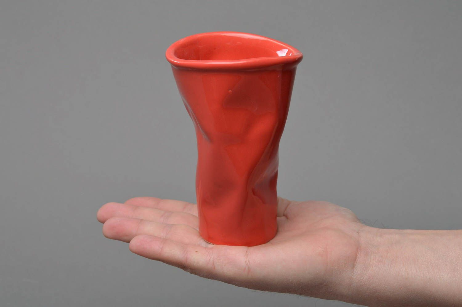 Porcelain red color fake plastic crinkled cup with no handle photo 4