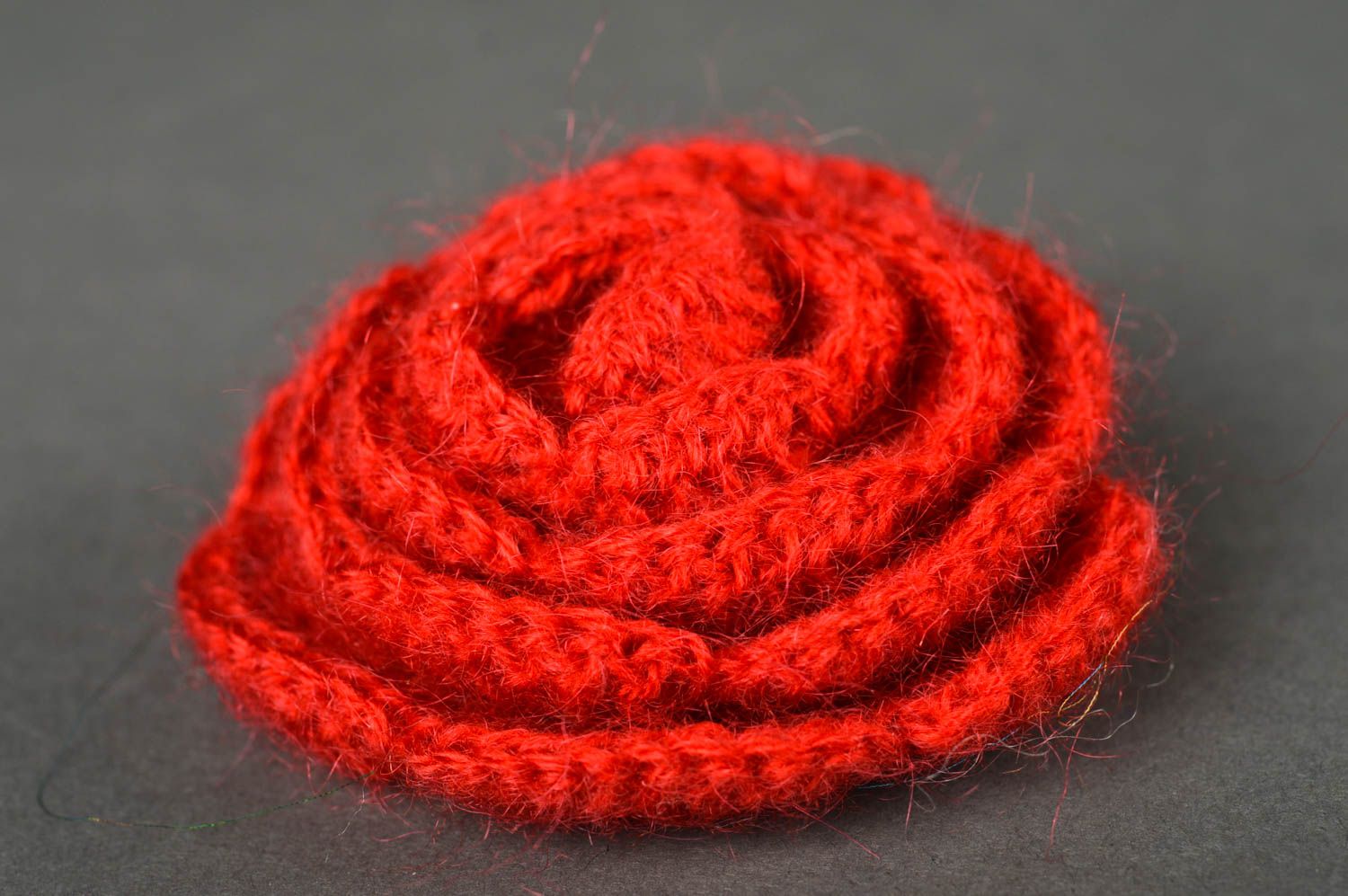Élastique à cheveux fait main Accessoire cheveux rouge au crochet Cadeau femme photo 2