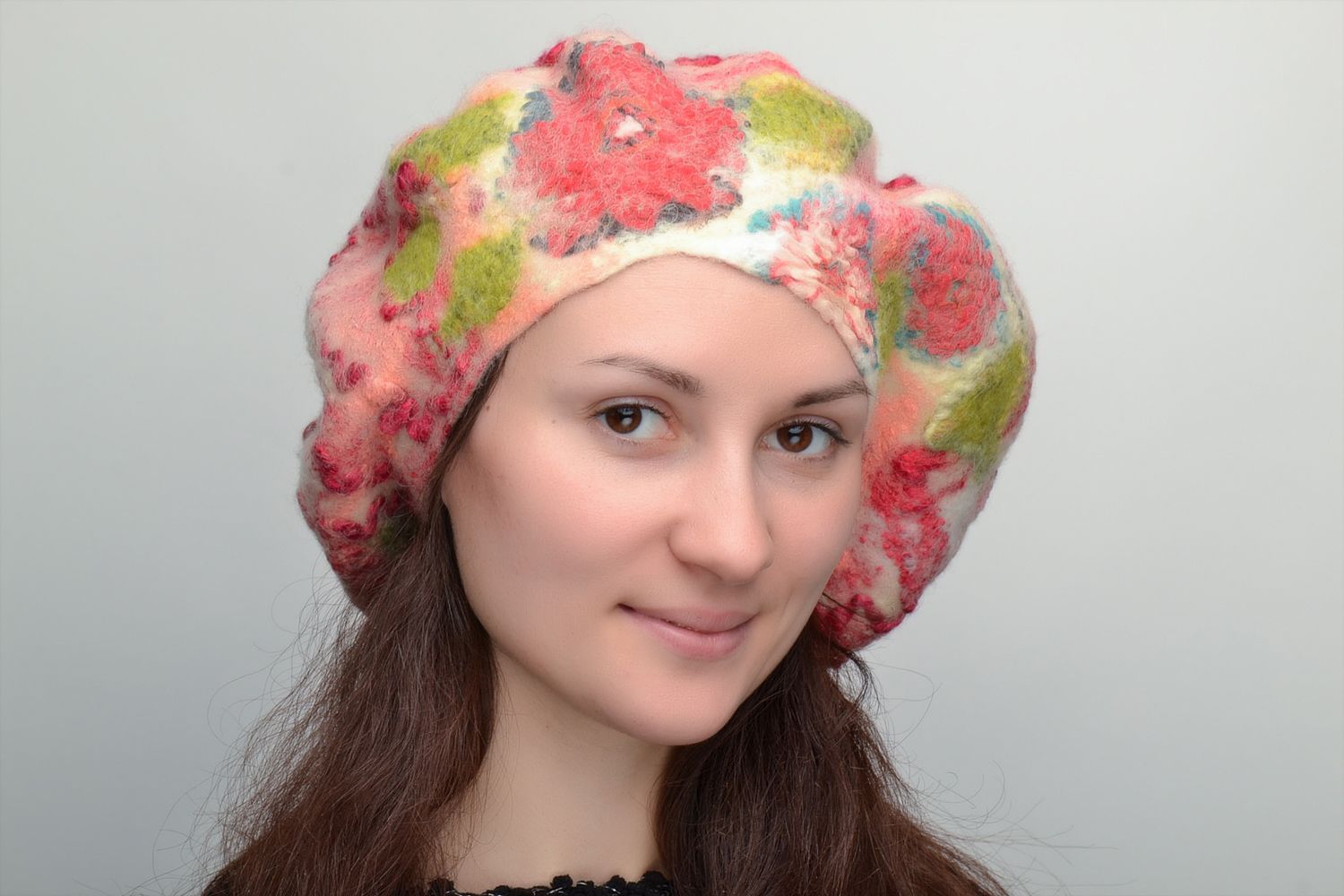 Bright felted wool beret photo 2