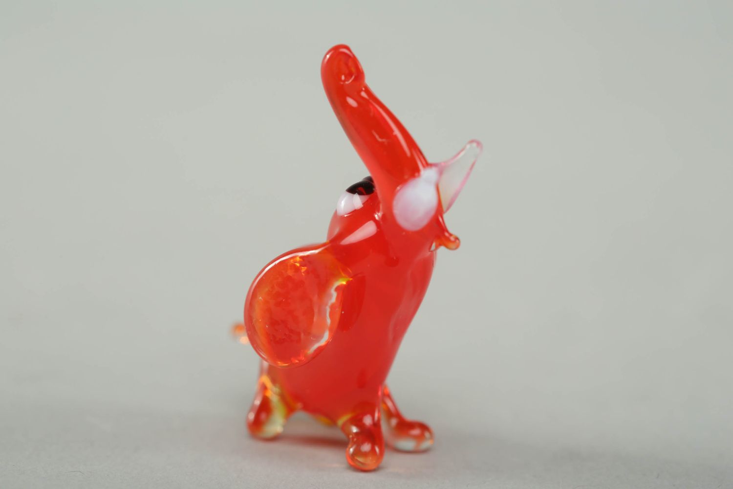 Figurine miniature en verre lampwork Éléphant rouge photo 1