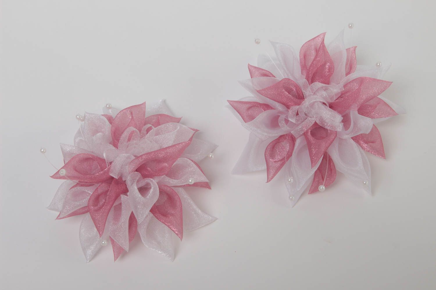 Резинки для волос с цветами из органзы ручной работы авторские красивые 2 шт фото 2