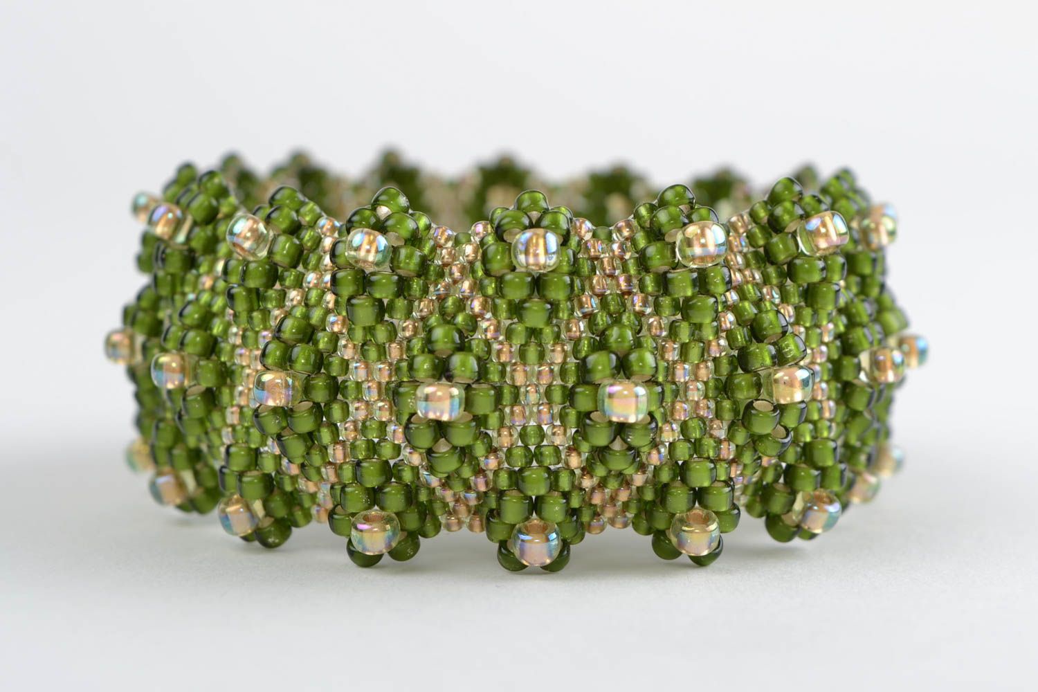 Bracelet large Bijou fait main vert tissé en perles de rocaille Cadeau femme photo 4