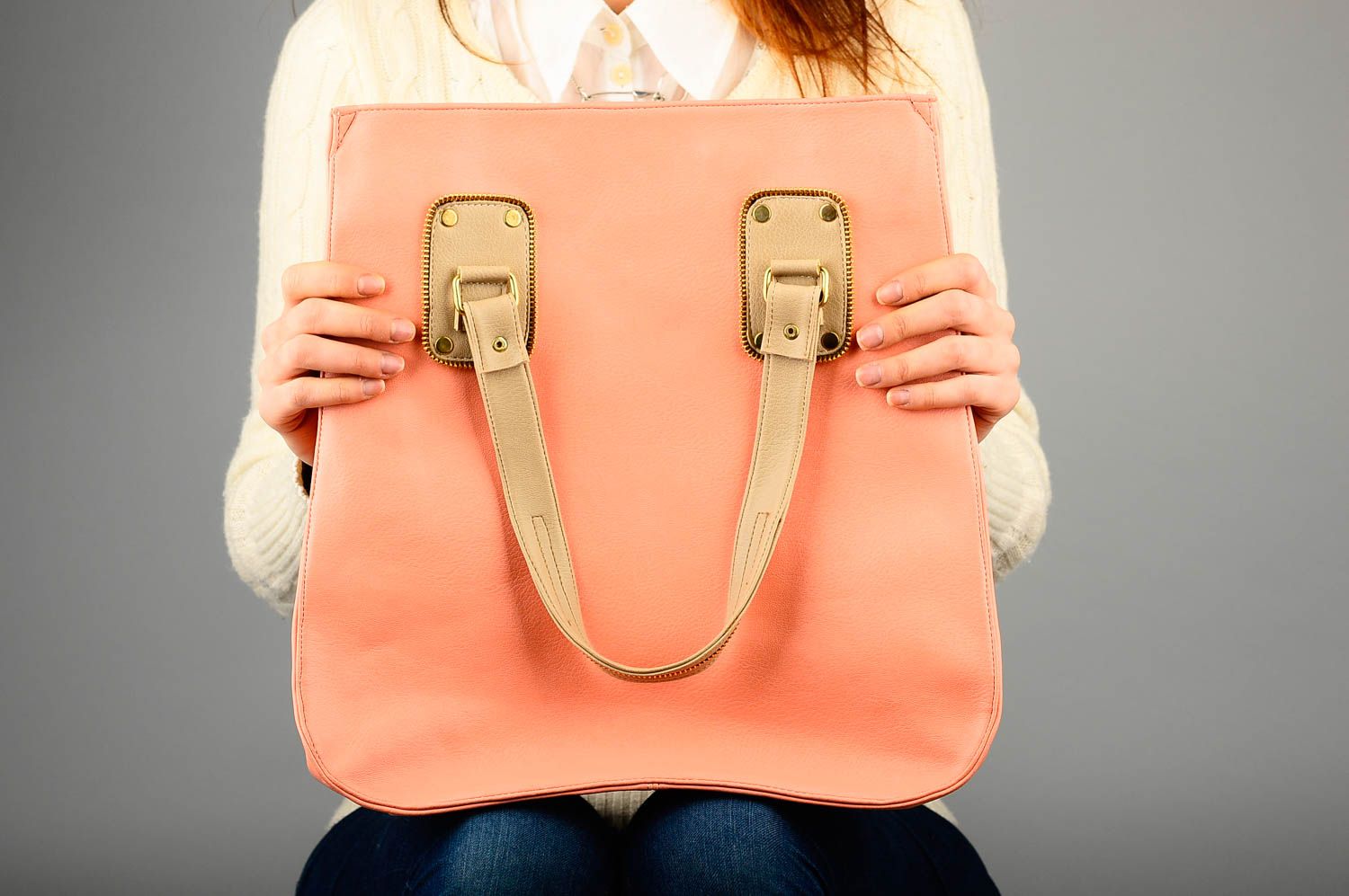 Сумка ручной работы сумка на плечо из кожзама женская сумка персиковая стильная фото 2