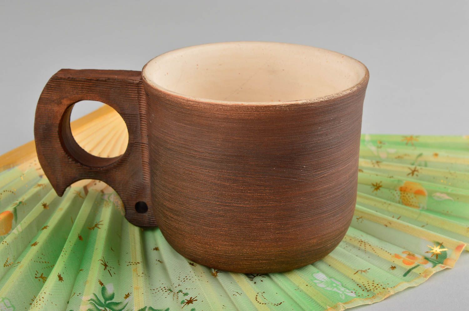 Taza decorada para té artesanal utensilio de cocina vasija de barro natural  foto 1