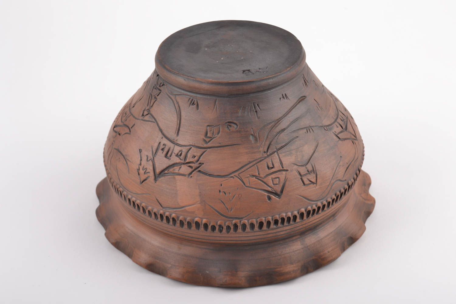 Handmade dark brown large ceramic bowl with ornaments kilned with milk 2 l photo 5