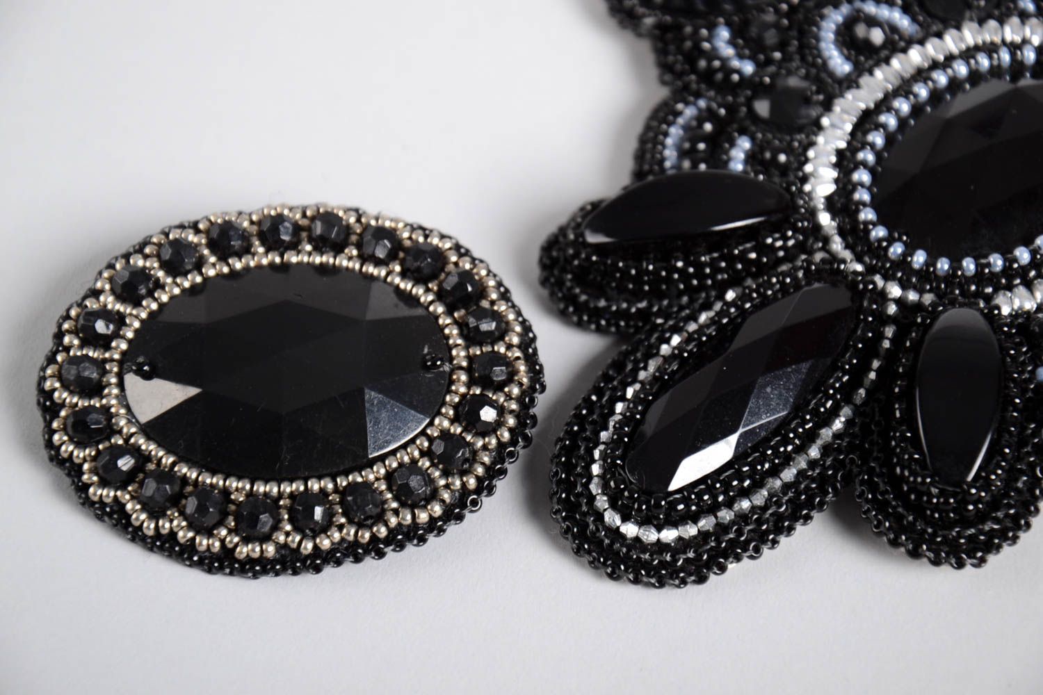 Handmade beautiful brooch black designer necklace stylish cute accessories photo 3