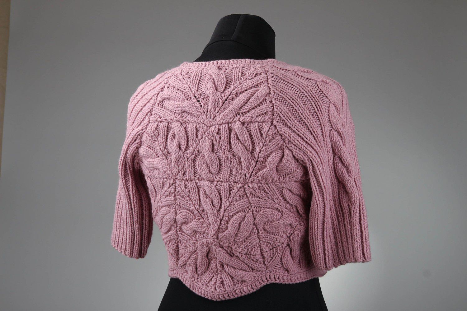 Boléro rose tricoté fait main  photo 4