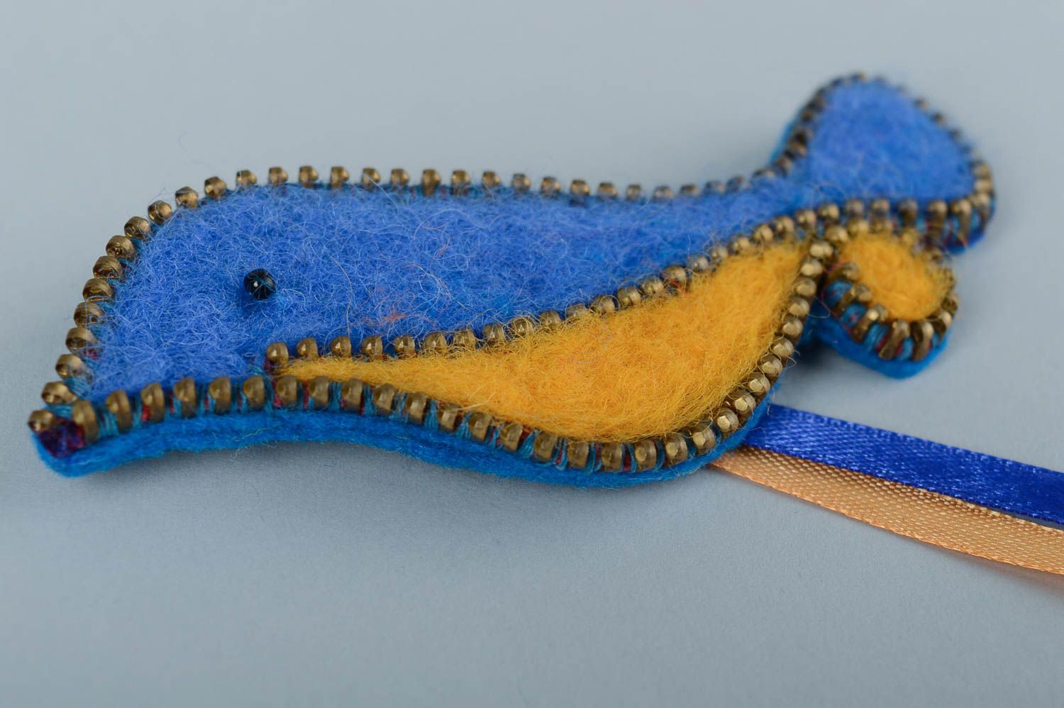 Vogel Brosche Accessoire für Frauen handgemachter Schmuck aus Wolle blau gelb foto 2