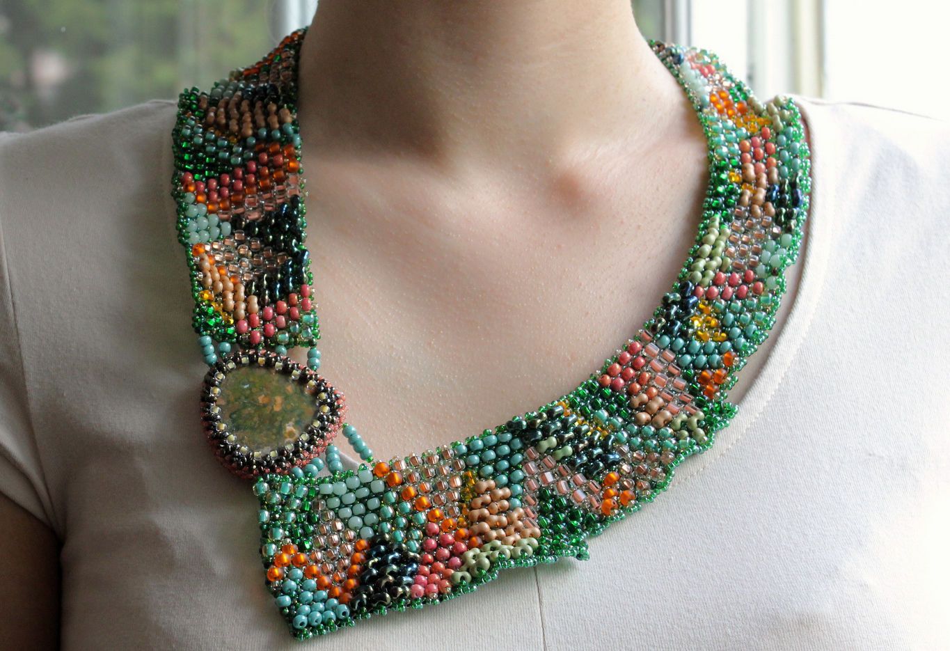 Beaded necklace-collar photo 4