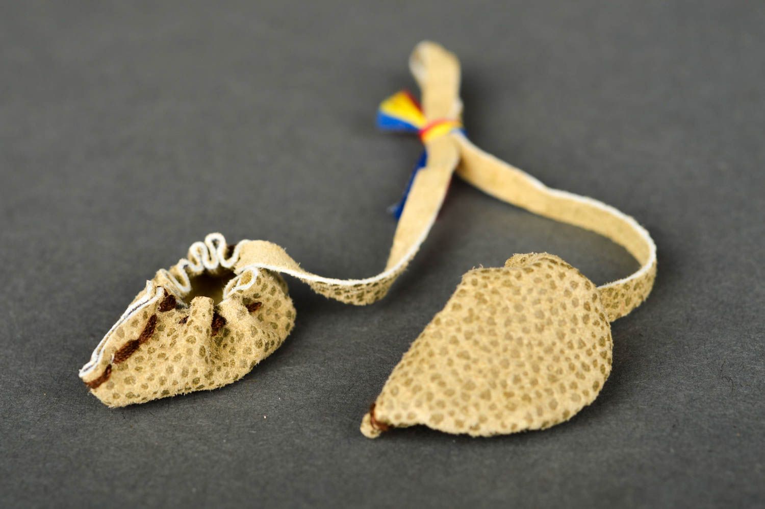 Llavero de cuero hecho a mano accesorio decorativo regalo original para amigo foto 5