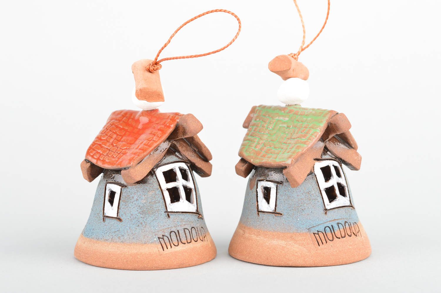 Schöne dekorative Glöckchen aus Ton mit Glasur Bemalung handmade Häuser foto 2