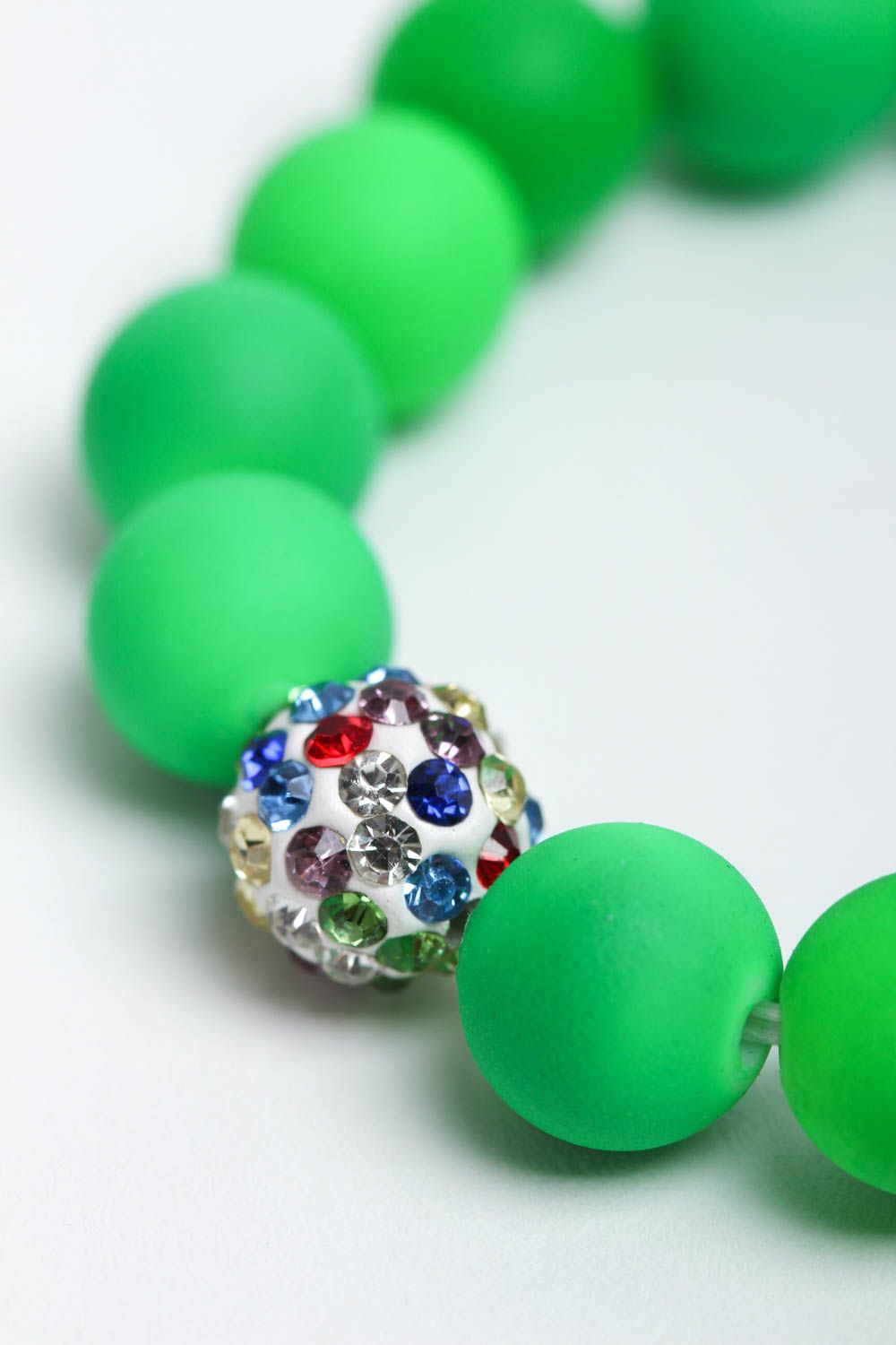 Bracelet mode Bijou fait main vert clair en perles fantaisie Accessoire femme photo 3