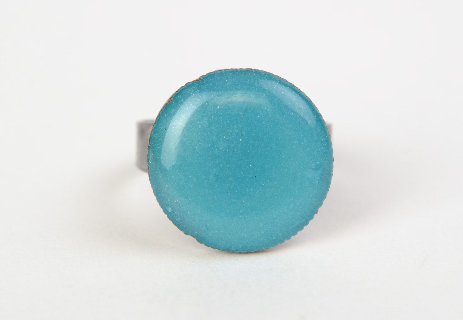 Голубое кольцо из эпоксидной смолы с круглой шляпкой разъемное ручной работы фото 2