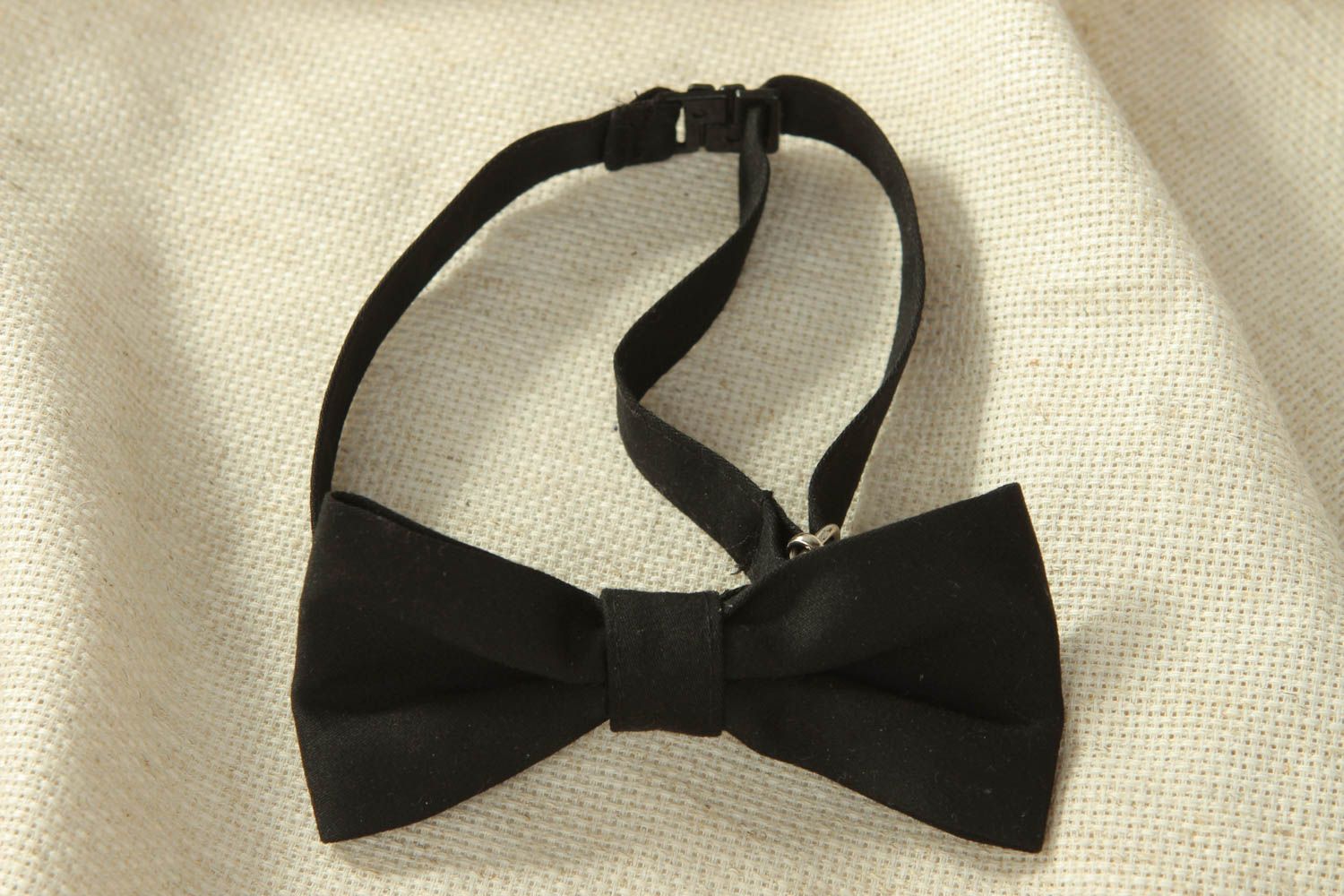 Classic bow tie made of woolen fabric photo 1
