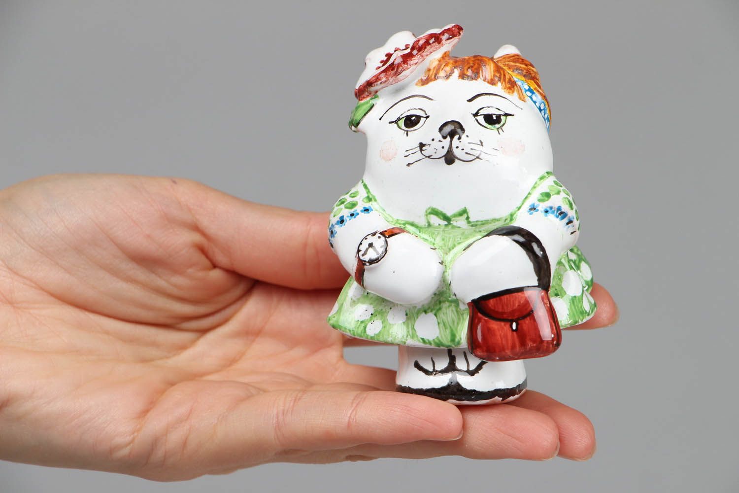 Ceramic statuette Kitty with a purse photo 4