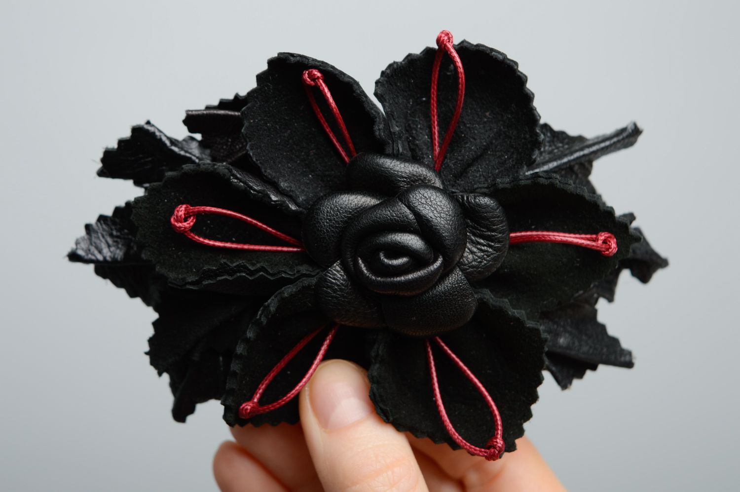 Schwarze Haarspange Blume foto 3