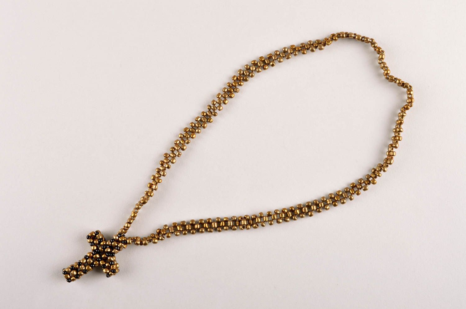 Колье из бисера украшение ручной работы ожерелье из бисера с большим крестом фото 4