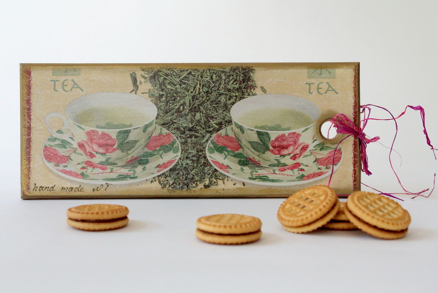 Decorative cutting board Two cups of green tea photo 1
