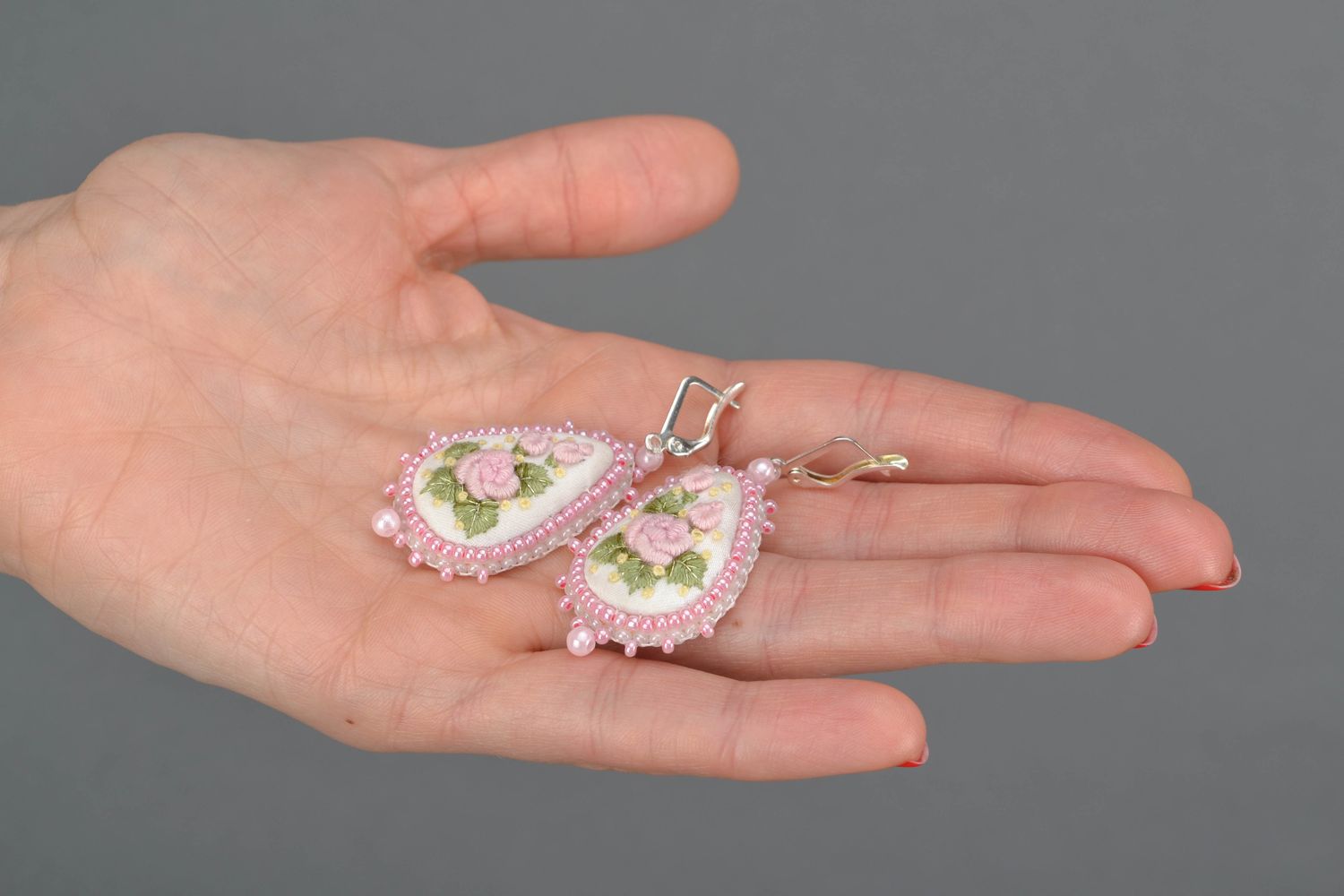 Satin stitch embroidered teardrop earrings photo 2