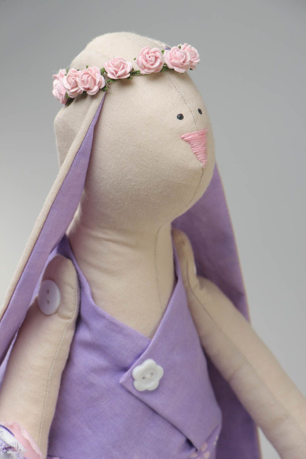 Мягкая кукла ручной работы из хлопка в виде зайца с длинными ушами в каркасом фото 3