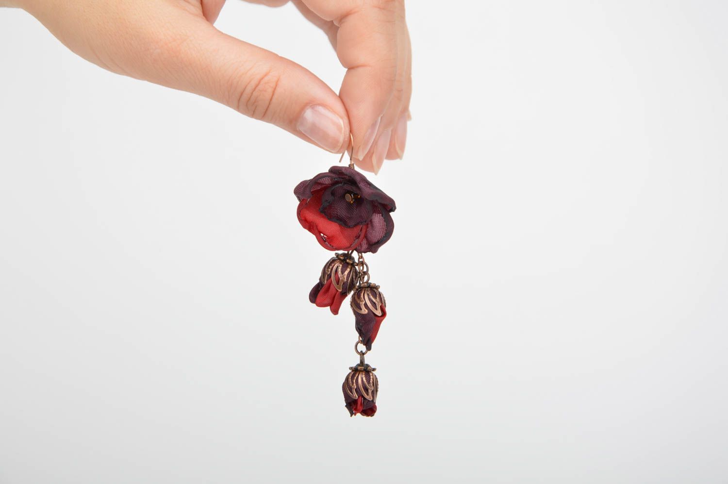 Boucles d'oreilles pendantes Bijoux fait main fleurs bordeaux Cadeau pour femme photo 2