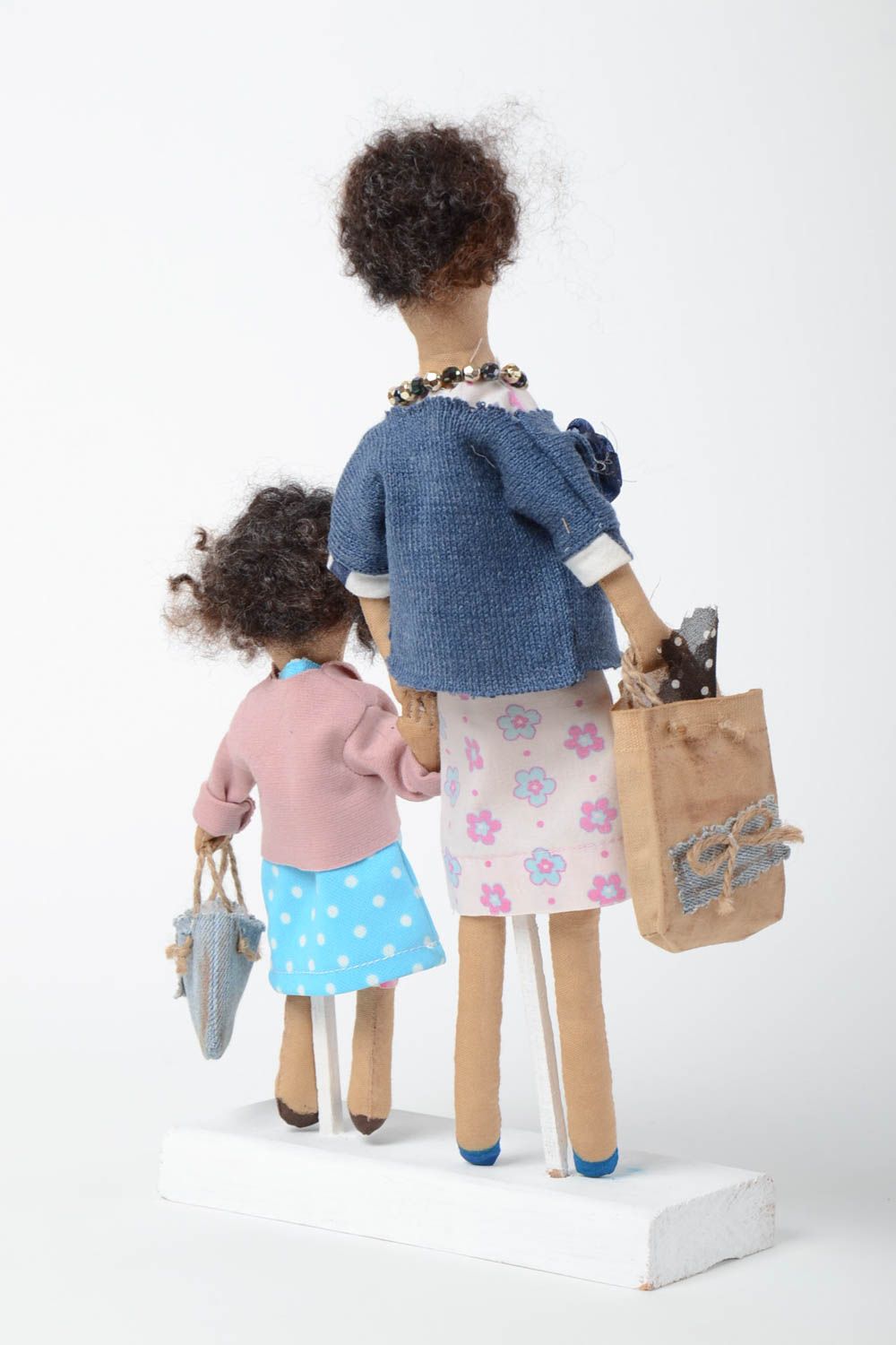 Ensemble de poupées en tissu avec support faites main composition décorative photo 4