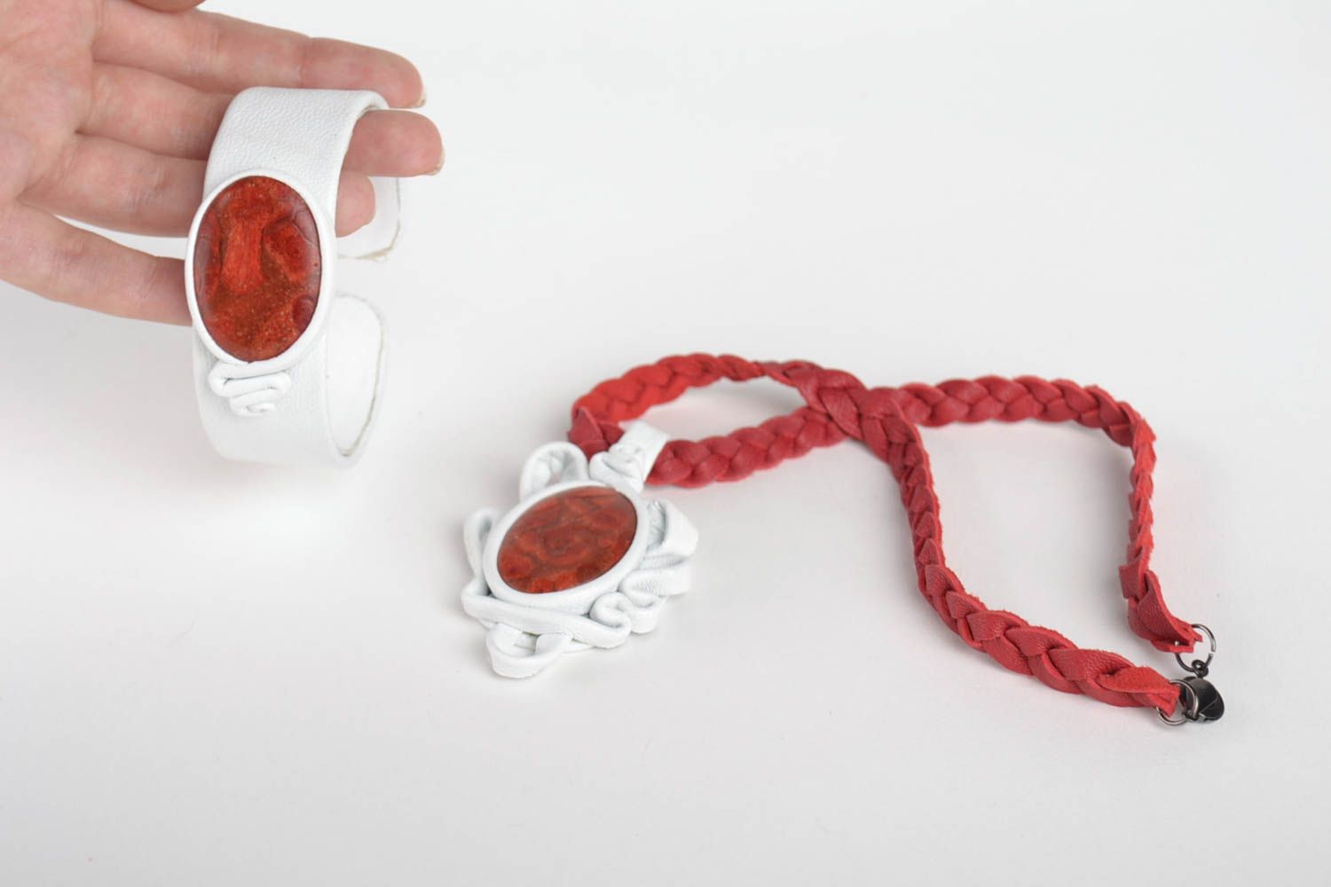 Schmuck Set handmade Kette mit Anhänger Damen Armband Leder Schmuck in Weiß foto 5