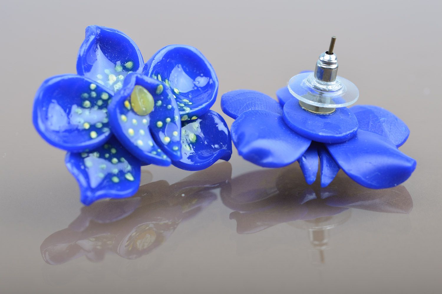 Handmade bright blue flower stud earrings in the shape of orchids for women photo 4