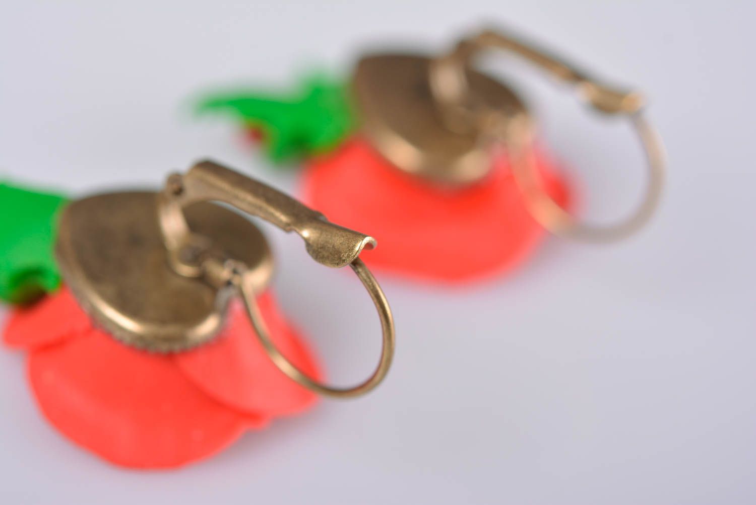 Handgemachte Ohrringe schön aus Polymer Ton mit englischen Schleißen wunderschön foto 5