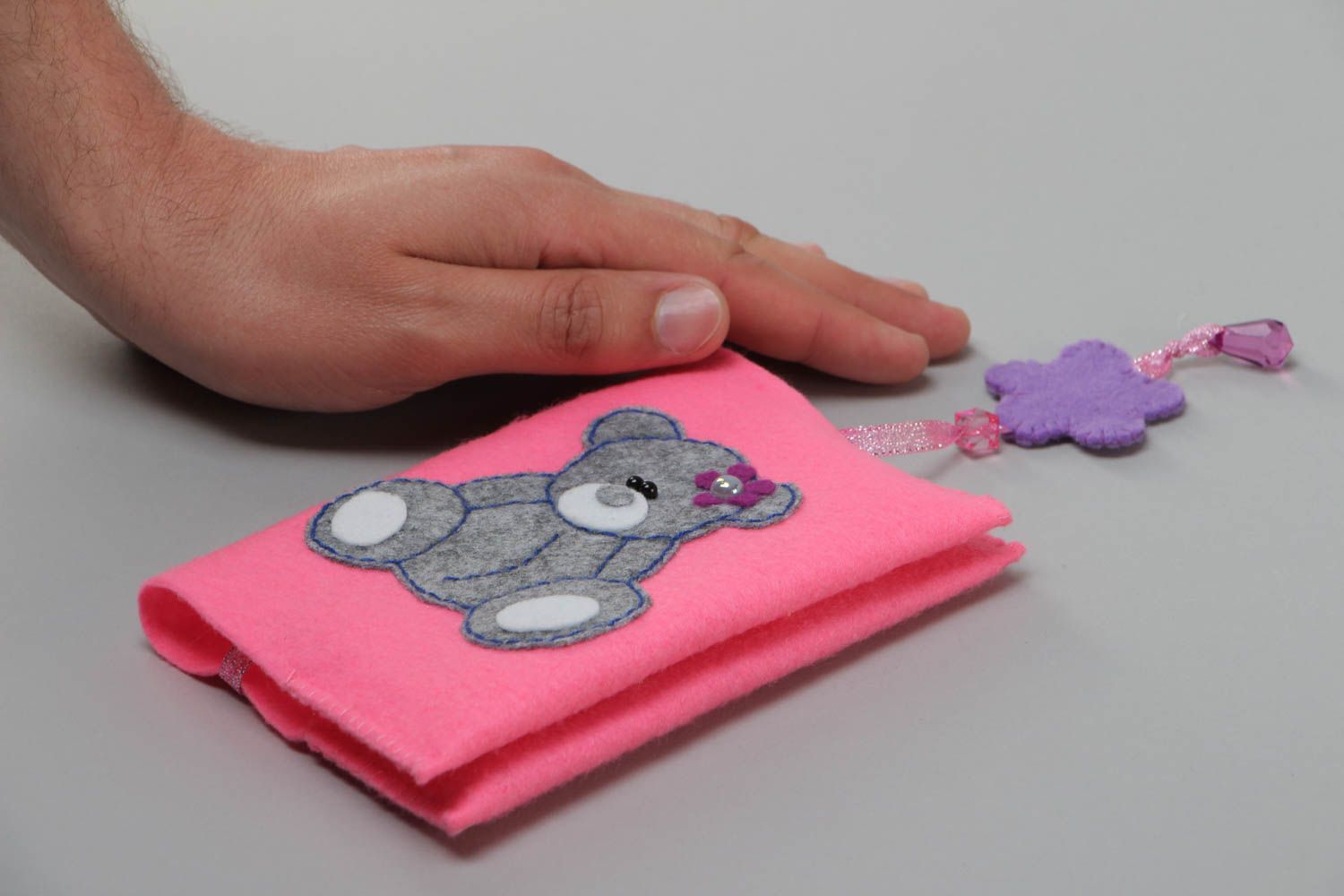 Handmade decorative passport cover sewn of pink felt with image of bear for girl photo 5