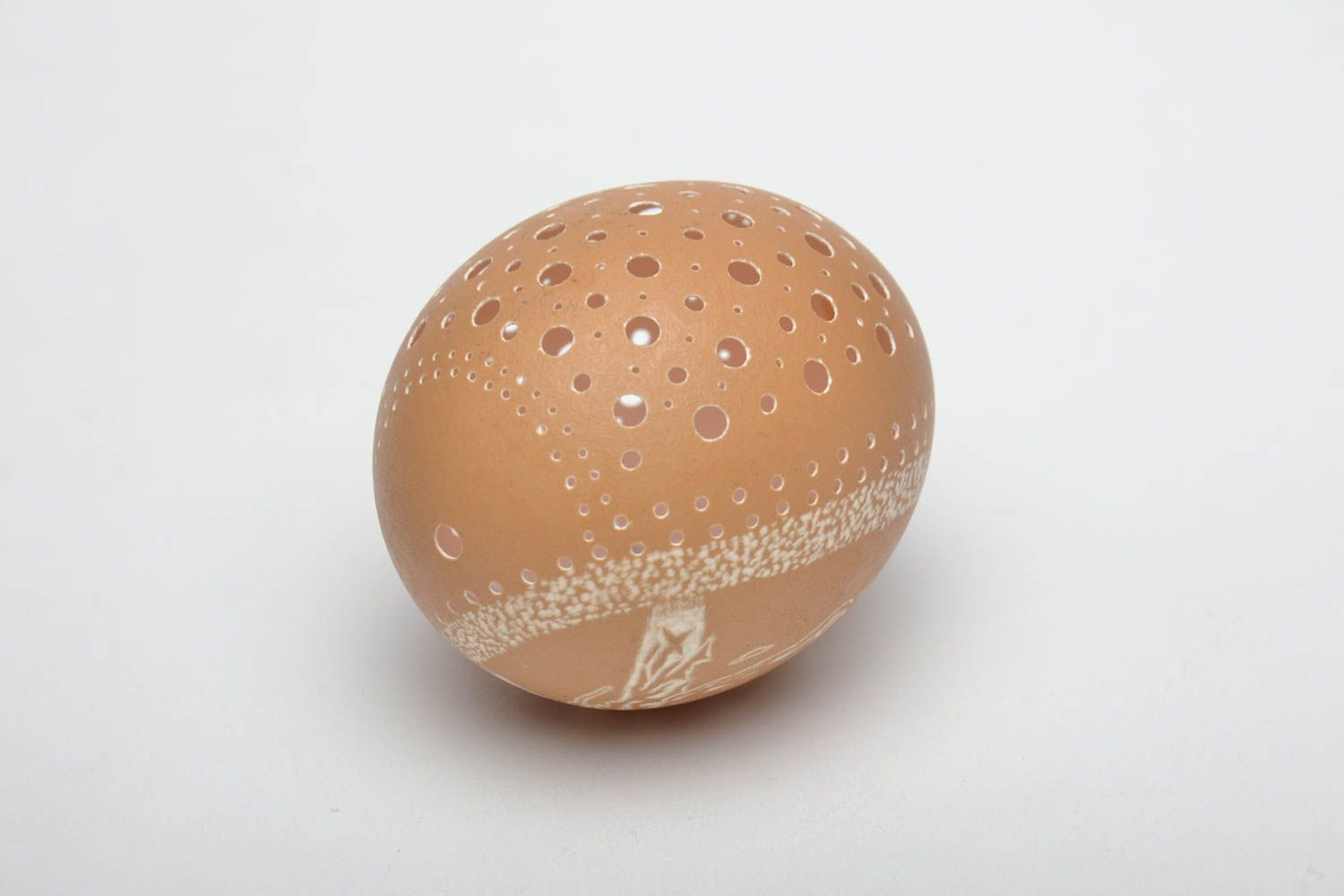 Brown engraved Easter egg photo 4