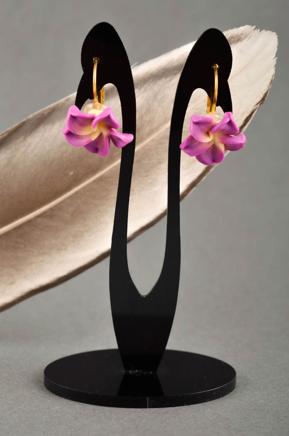 Violette zarte Blumen Ohrringe handmade Designer Schmuck Accessoire für Frauen foto 1