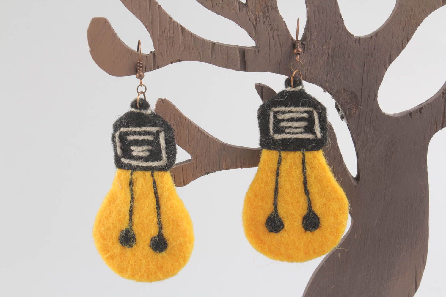 Earrings made ​​of wool and felt photo 1