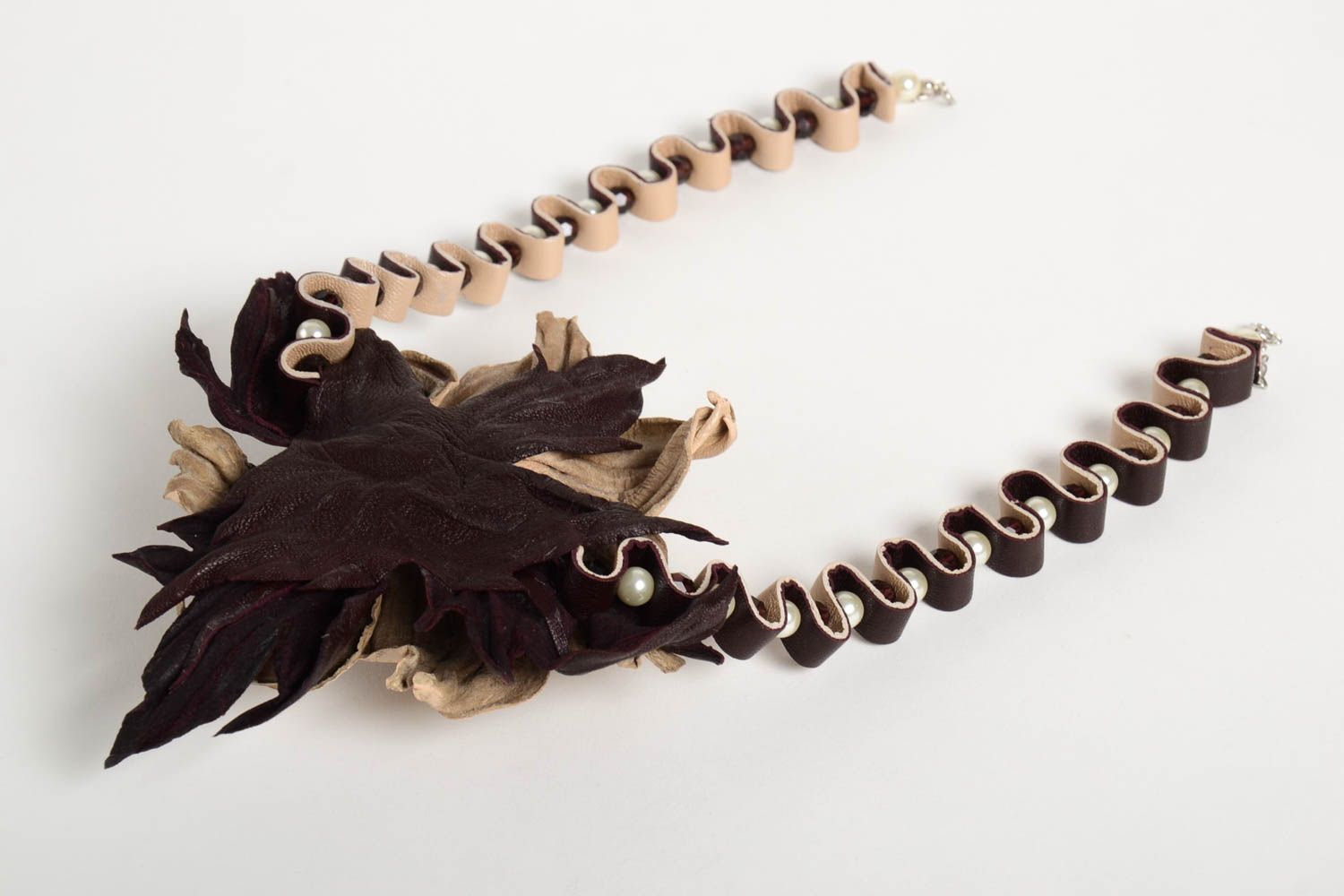 Handmade Leder Collier Modeschmuck Halskette Accessoire für Frauen mit Blume foto 3
