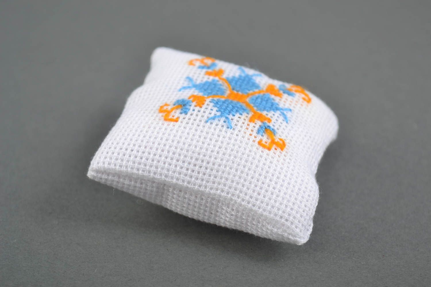 Handmade pincushion sewing accessories pin cushion embroidery supplies  photo 2