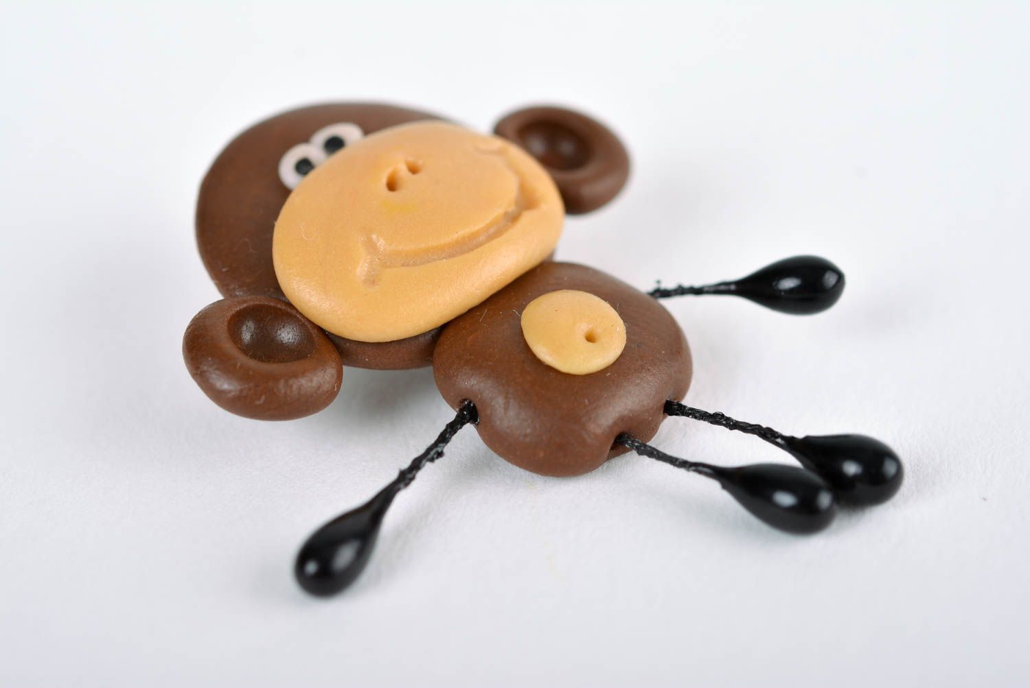 Spilla scimmia fatta a mano di argilla polimerica accessorio originale 
 foto 1