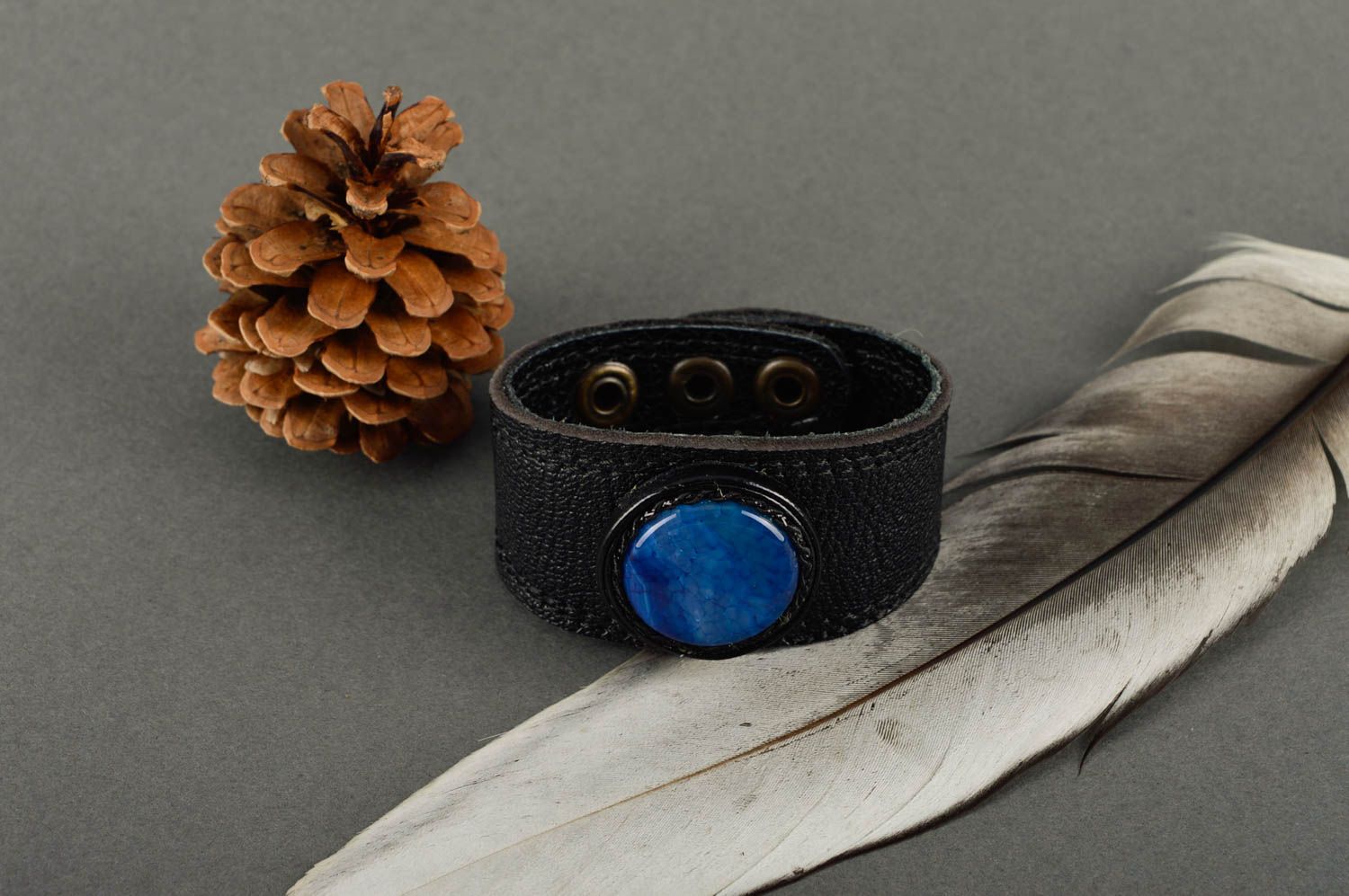 Bracelet cuir Bijoux fait main avec pierre naturelle bleue Accessoires cuir photo 1
