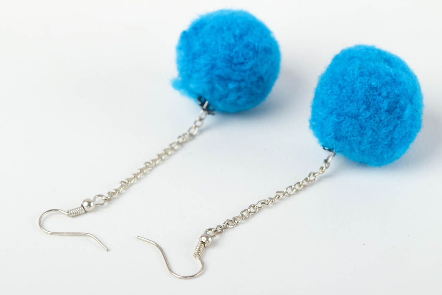 Boucles d'oreilles boules bleues Bijou fait main en laine Cadeau femme photo 4