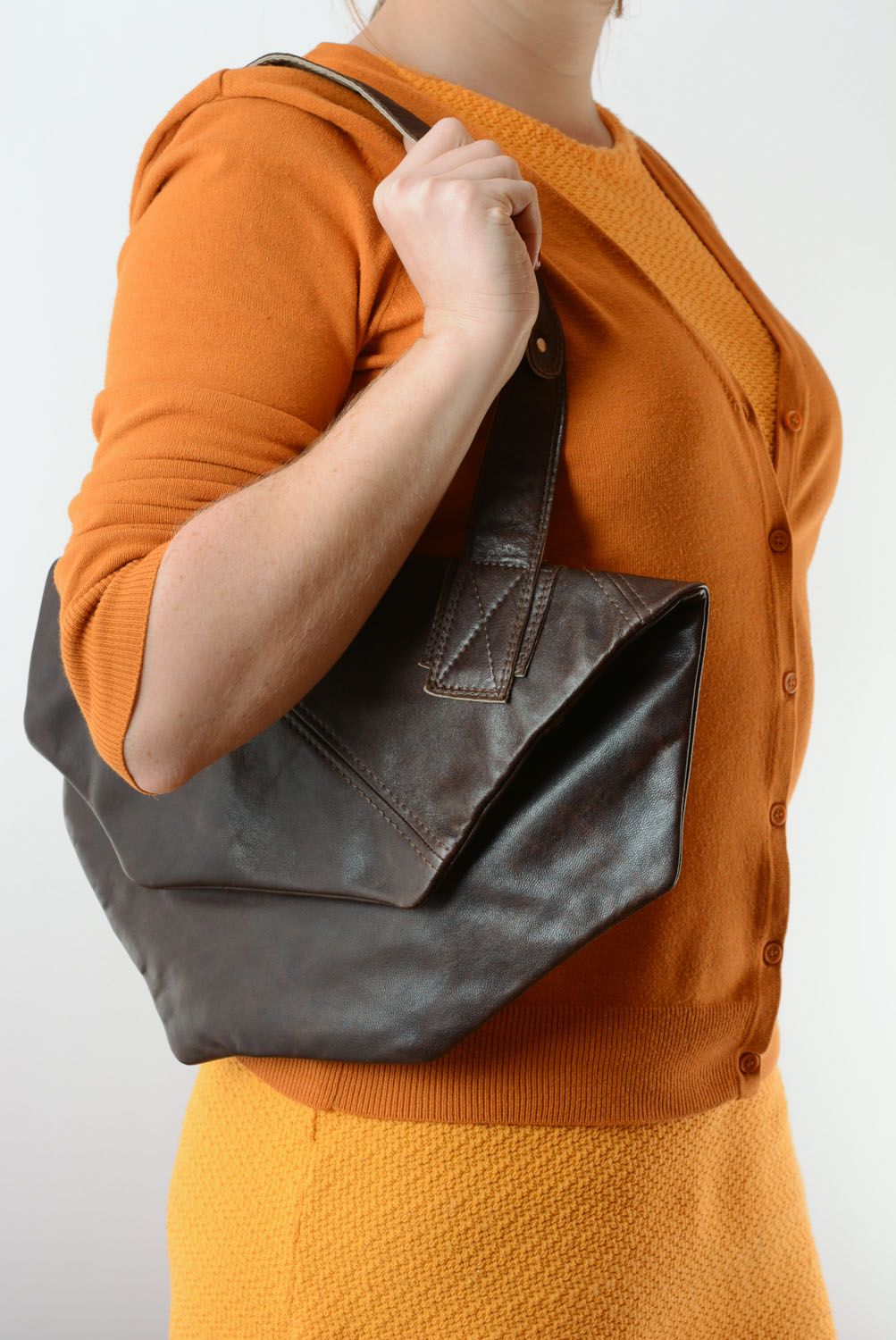 Sac féminin en cuir fait main accessoire design original brun Géométrie photo 1