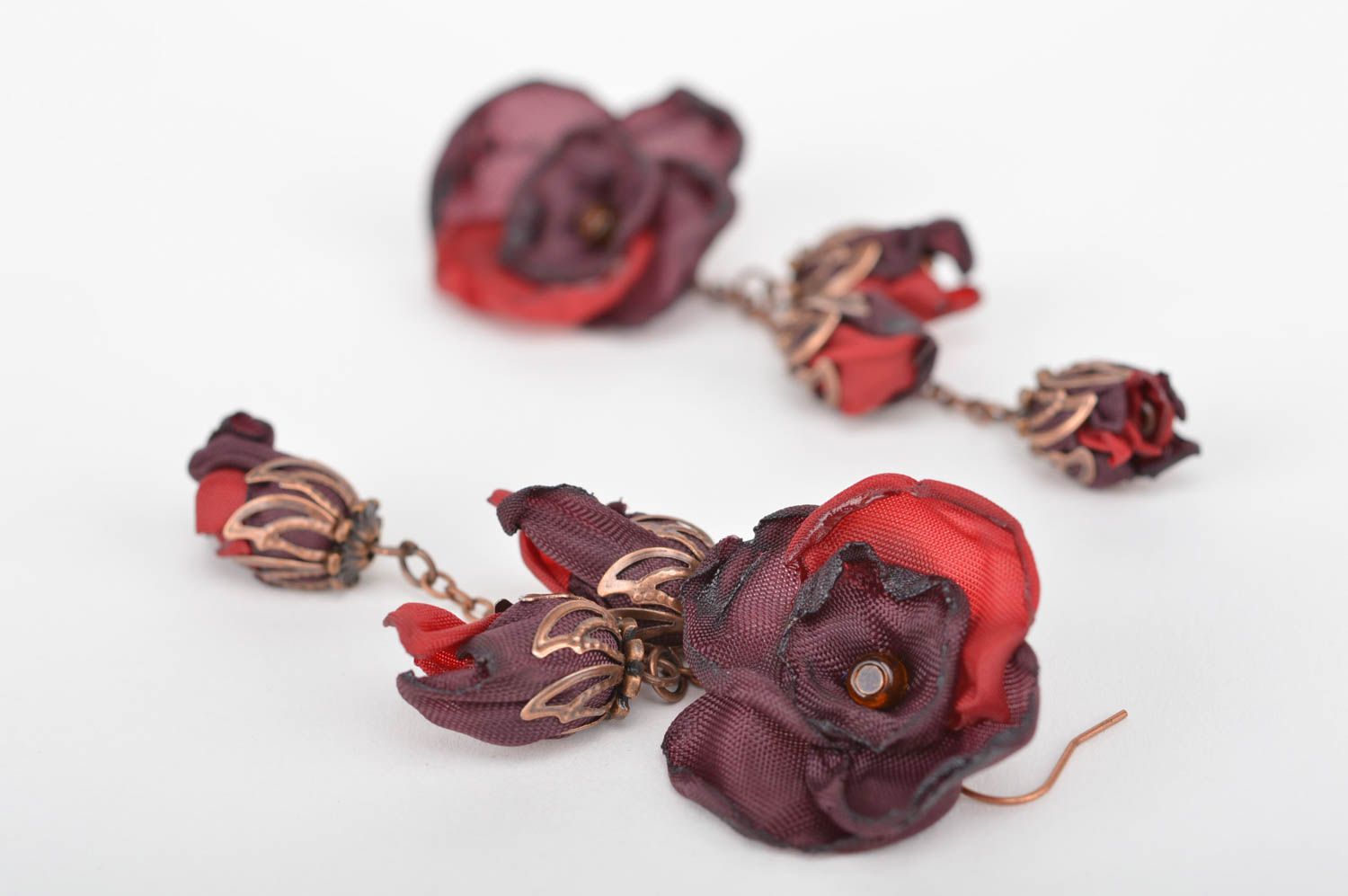 Boucles d'oreilles pendantes Bijoux fait main fleurs bordeaux Cadeau pour femme photo 4