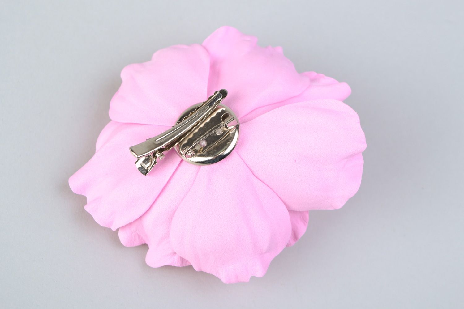 Pinza broche hecha a mano de goma eva con forma de peonia rosada foto 4
