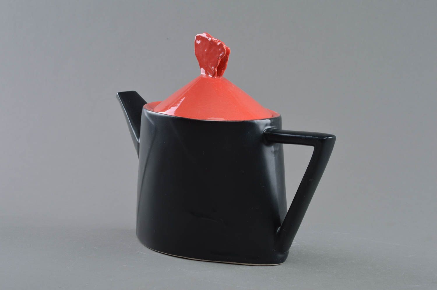 Фарфоровый чайник для заваривания ручной работы расписной черный с красным фото 3