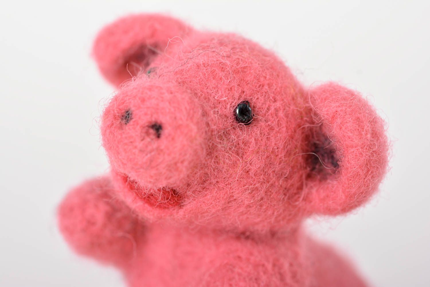 Валяная игрушка ручной работы игрушка из шерсти свинка мягкая игрушка розовая фото 3