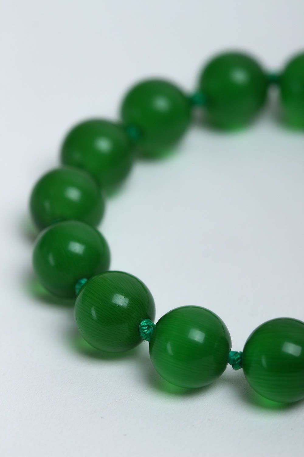 Зеленый браслет из бусин ручная работа браслет на руку модный женский аксессуар фото 3