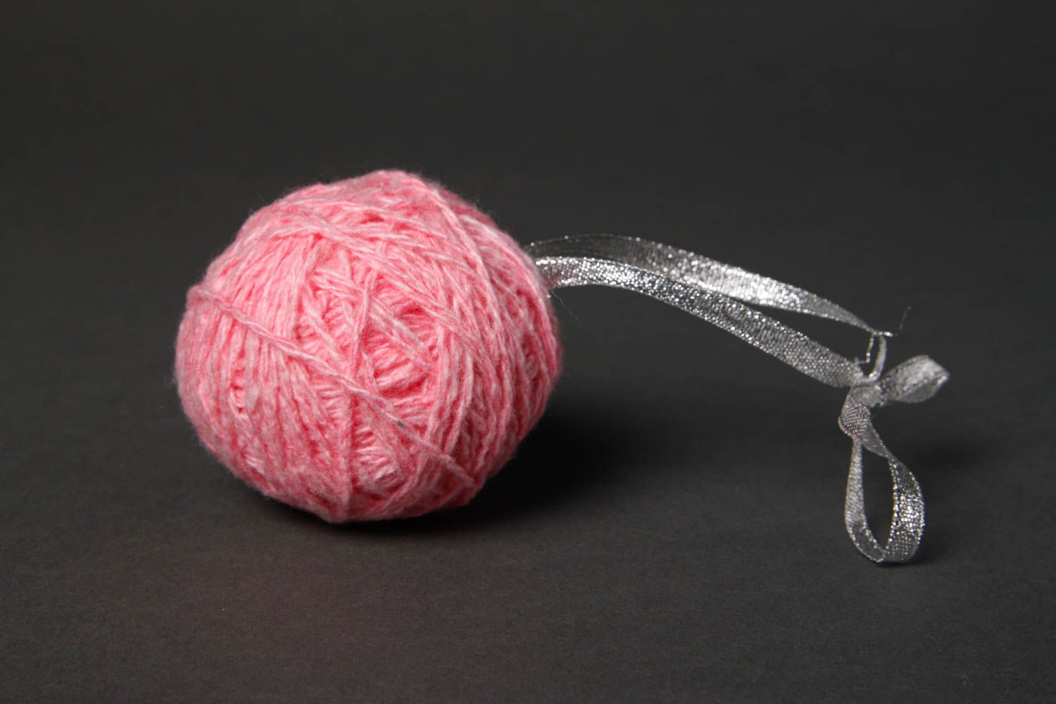 Елочная игрушка хэнд мэйд декоративная подвеска новогодняя игрушка розовая фото 4