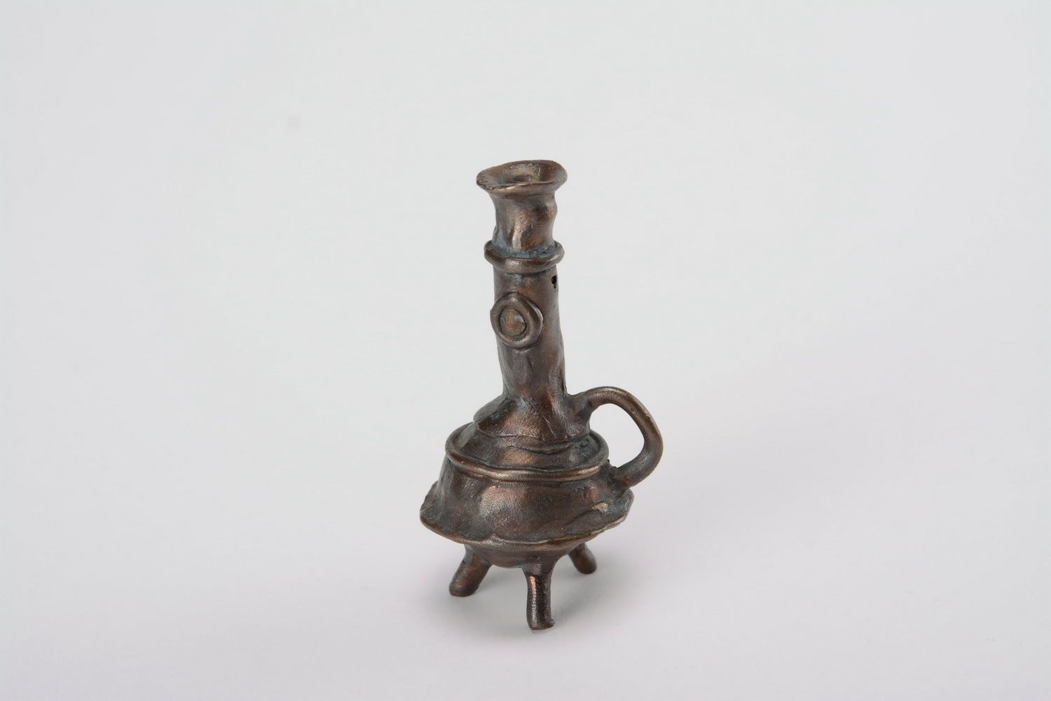 Figurine de cruche en bronze photo 1